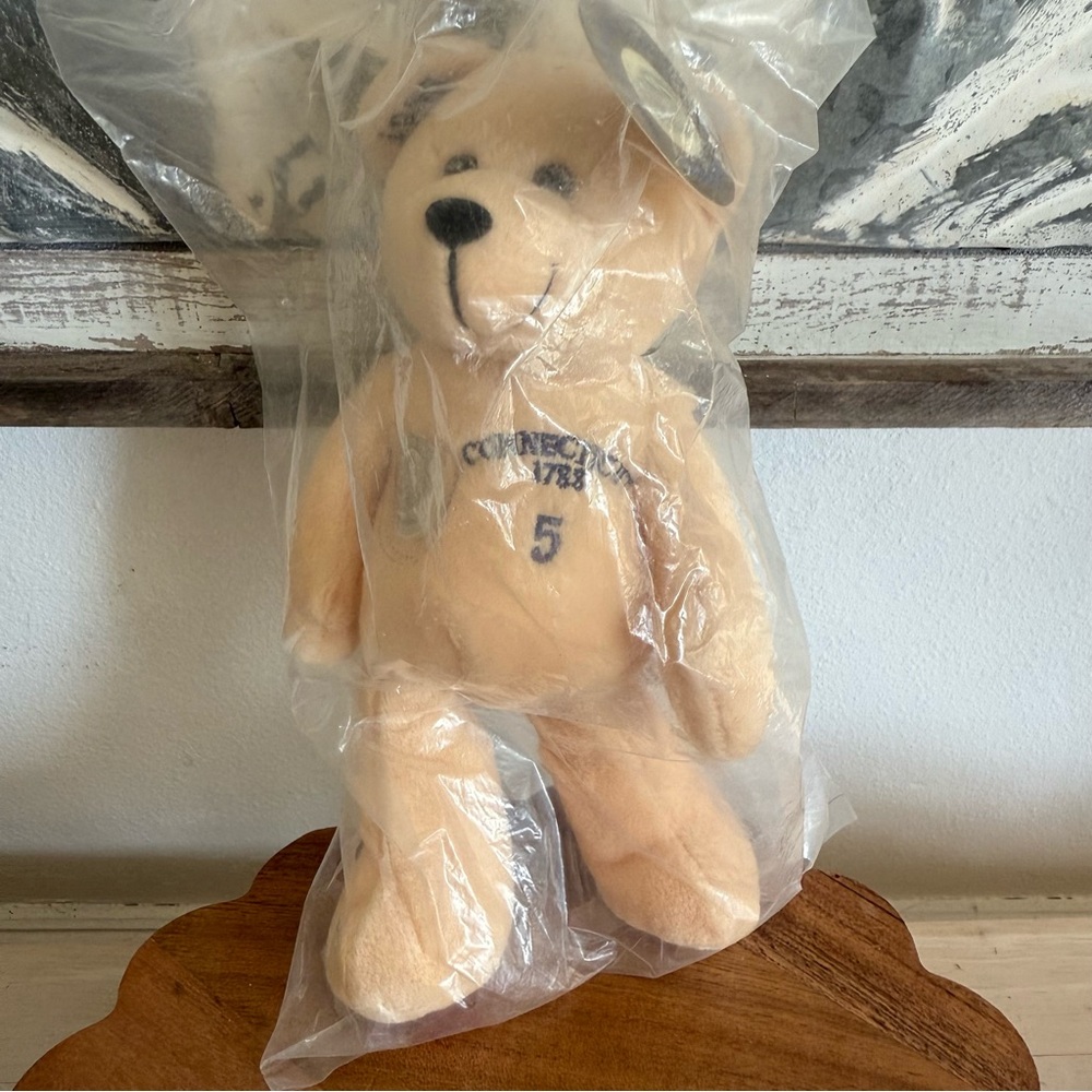 1999 Connecticut Quarter Bear #5 NIB Collectible